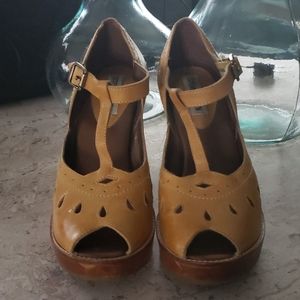 Steve Madden T-strap wedge